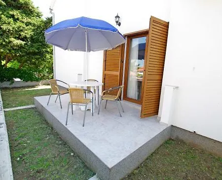 Slanica A4 Id 811 Apartamento *