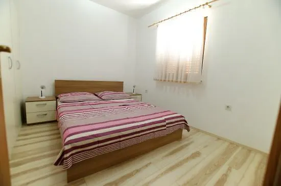 Slanica A4 Id 811 Apartamento *