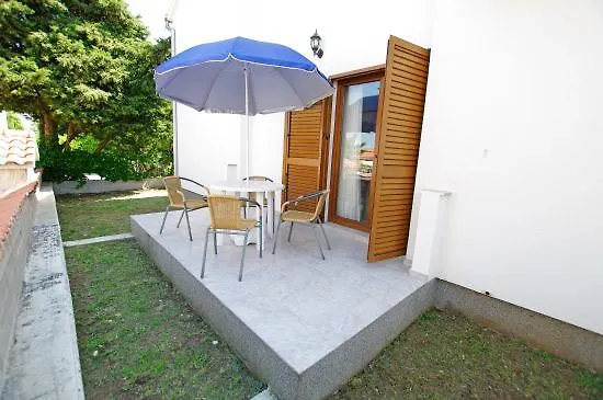 Slanica A4 Id 811 Apartamento *